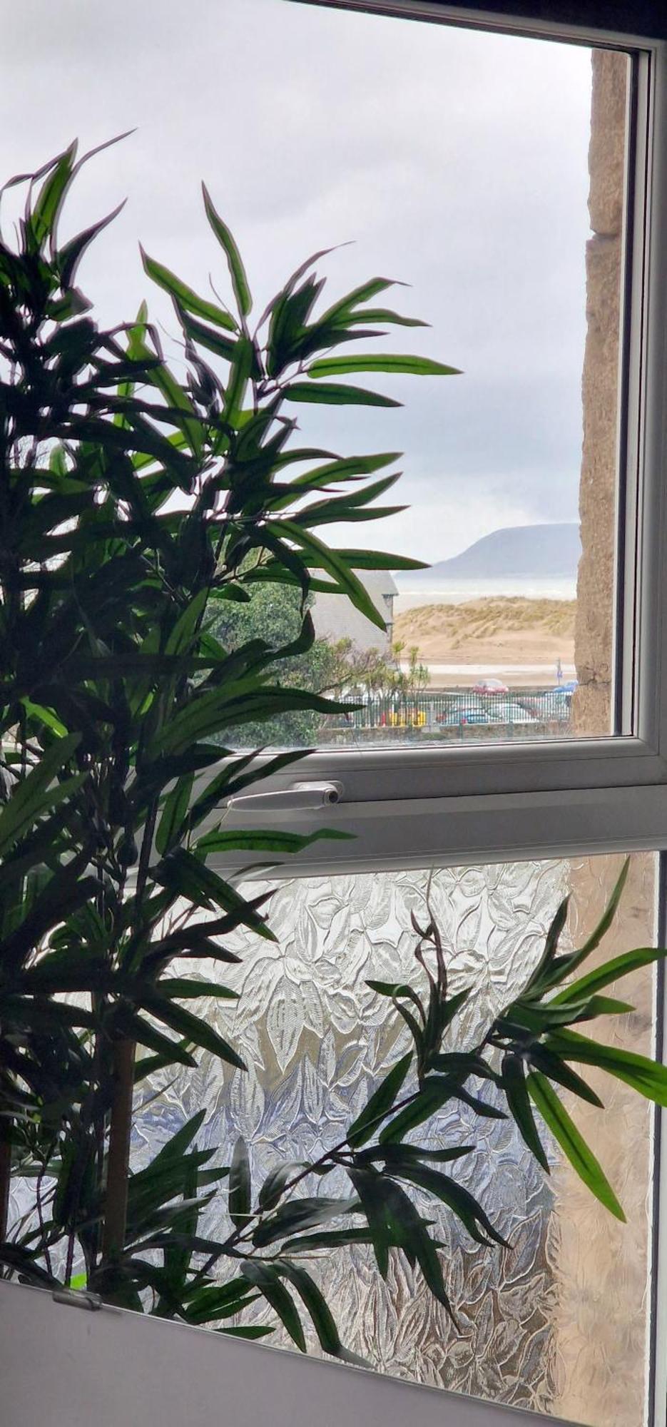 The Penthouse Ny Loft Apartment Barmouth Bagian luar foto